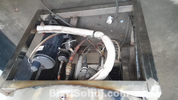 Milk chilling machine